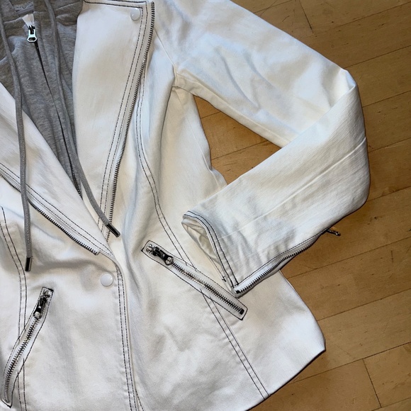 Evereve Jamison White blazer with grey zip out dickey/hoodie, XS,  CB2437 - Picture 4 of 10